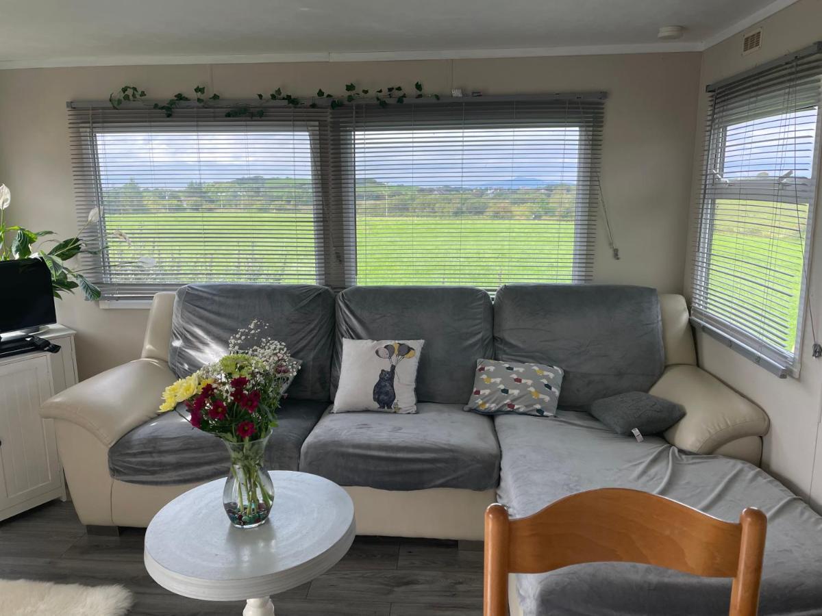Farm Stay Property Pets And Families Welcome 로스노우라그 외부 사진