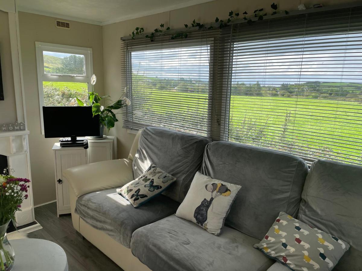 Farm Stay Property Pets And Families Welcome 로스노우라그 외부 사진
