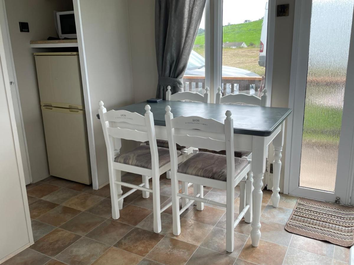 Farm Stay Property Pets And Families Welcome 로스노우라그 외부 사진