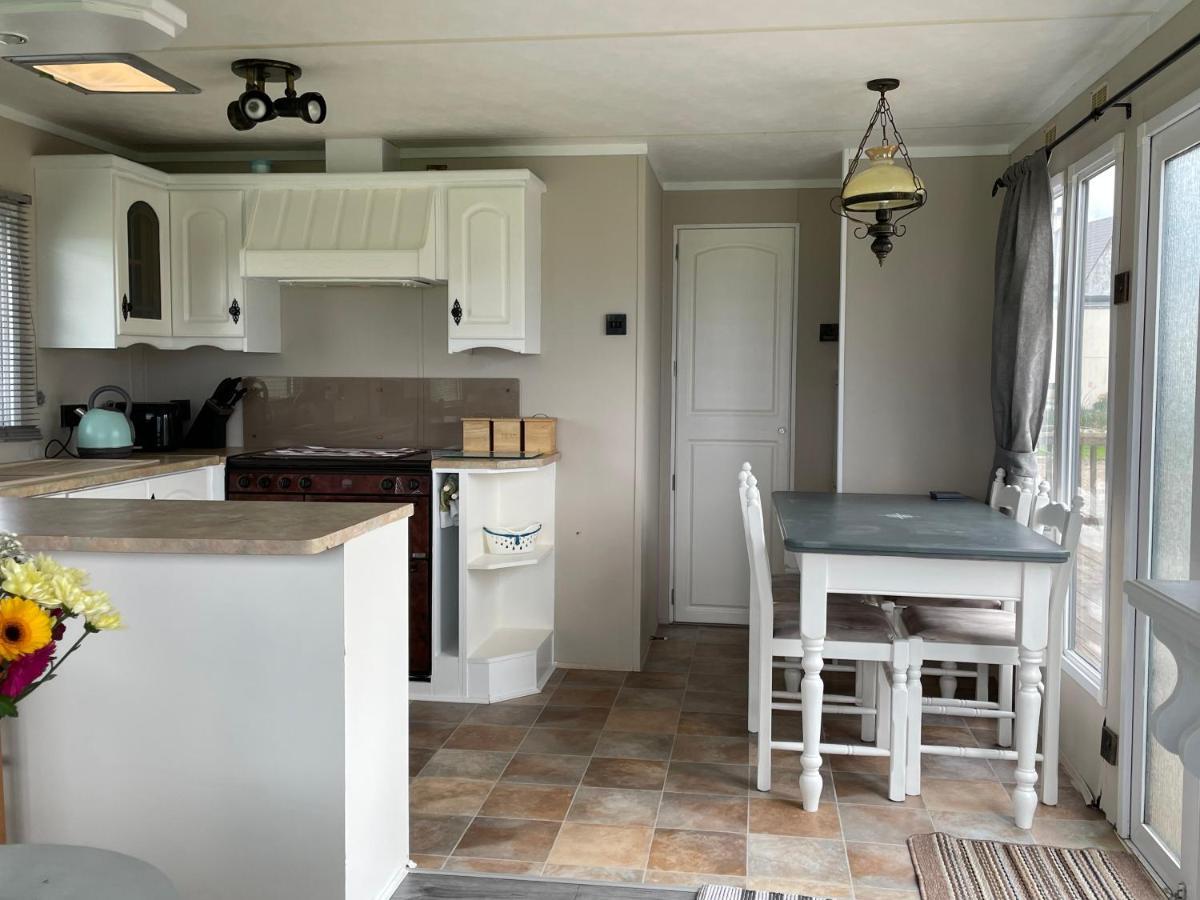 Farm Stay Property Pets And Families Welcome 로스노우라그 외부 사진