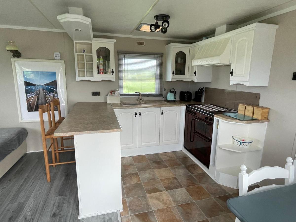 Farm Stay Property Pets And Families Welcome 로스노우라그 외부 사진
