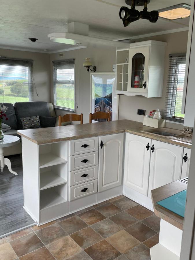 Farm Stay Property Pets And Families Welcome 로스노우라그 외부 사진