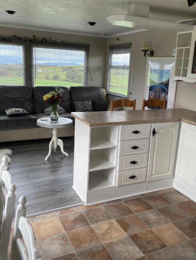 Farm Stay Property Pets And Families Welcome 로스노우라그 외부 사진