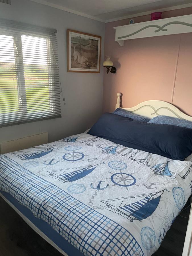 Farm Stay Property Pets And Families Welcome 로스노우라그 외부 사진