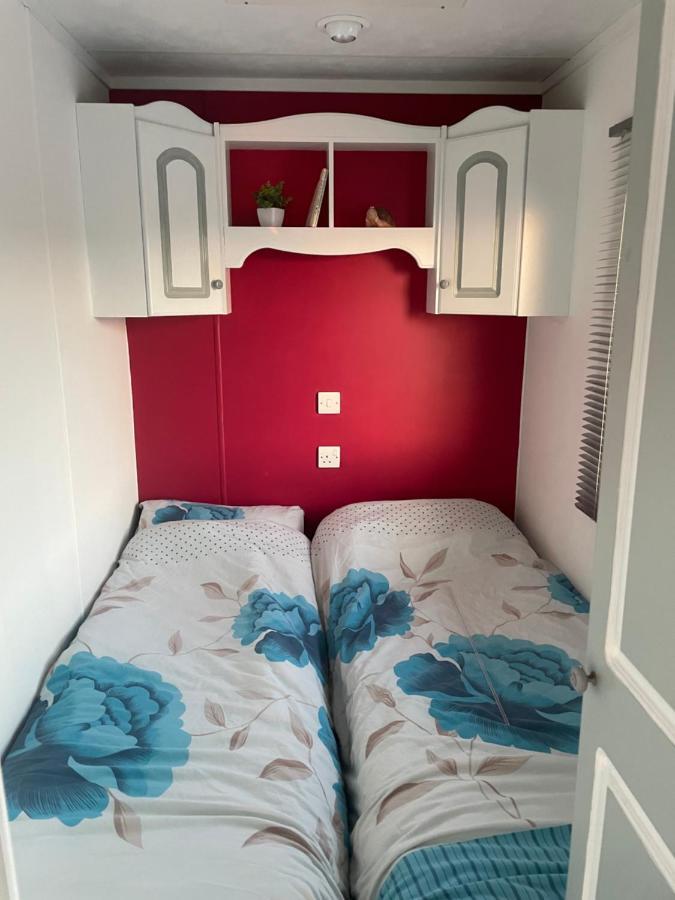Farm Stay Property Pets And Families Welcome 로스노우라그 외부 사진